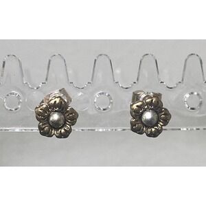 Flower earrings‎